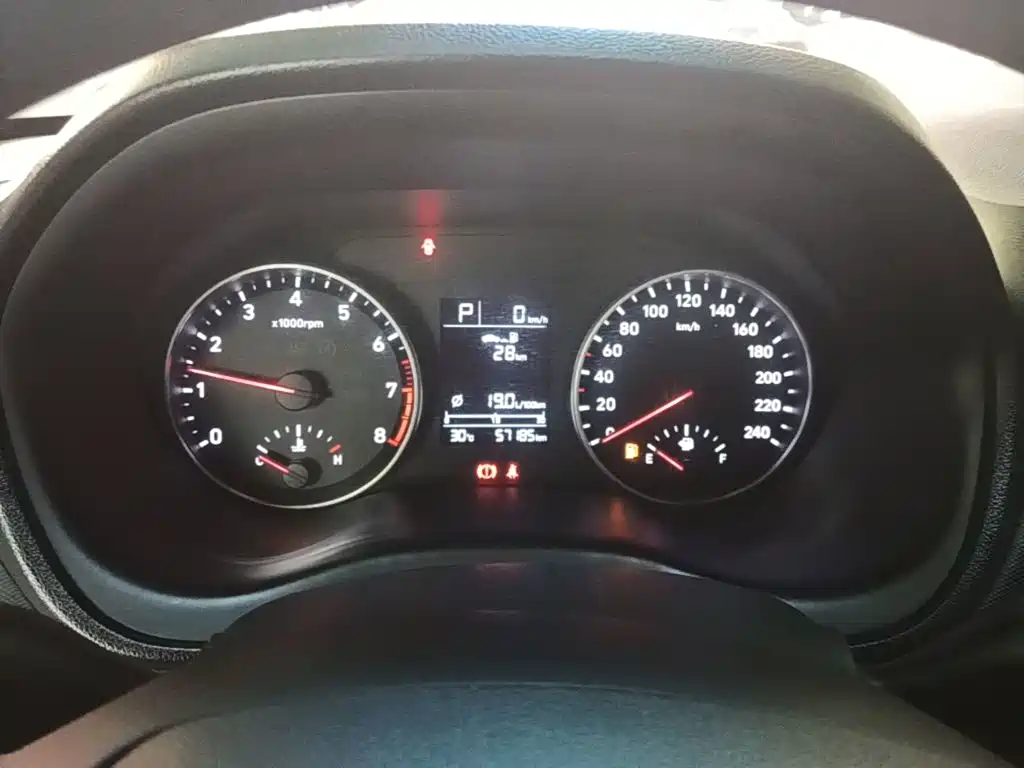 Hyundai Elantra — миниатюра 12