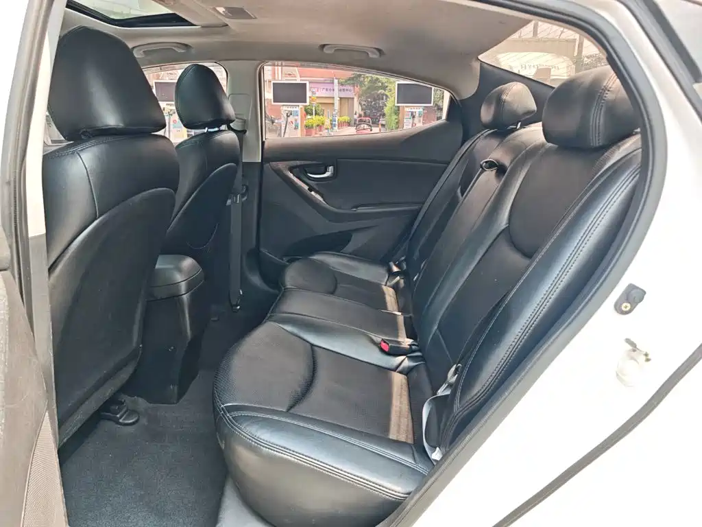 Hyundai Elantra Langdong — миниатюра 23