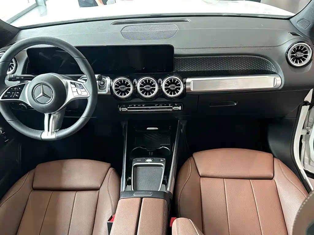 Mercedes-Benz EQB — миниатюра 8