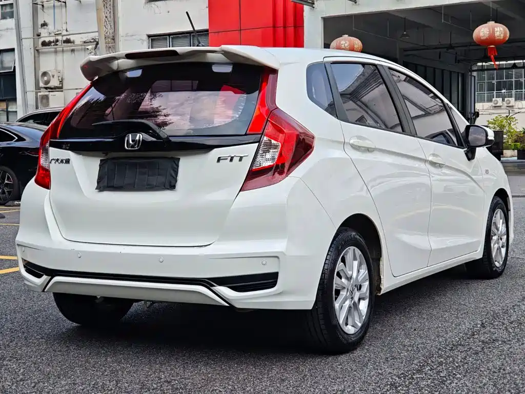 Honda Fit — миниатюра 5