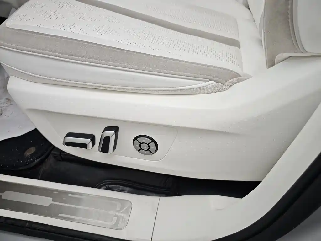 TANK CO CREATION TANK 300