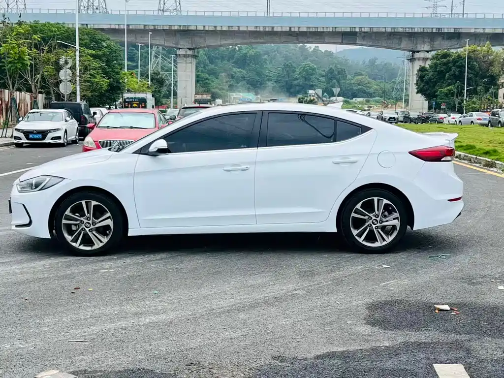 Hyundai Elantra 2016 1.6L AT Elite