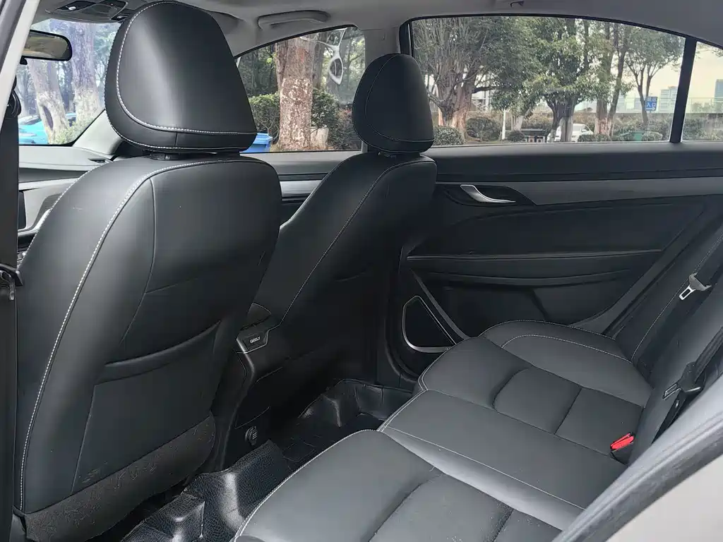 Geely Emgrand — миниатюра 5