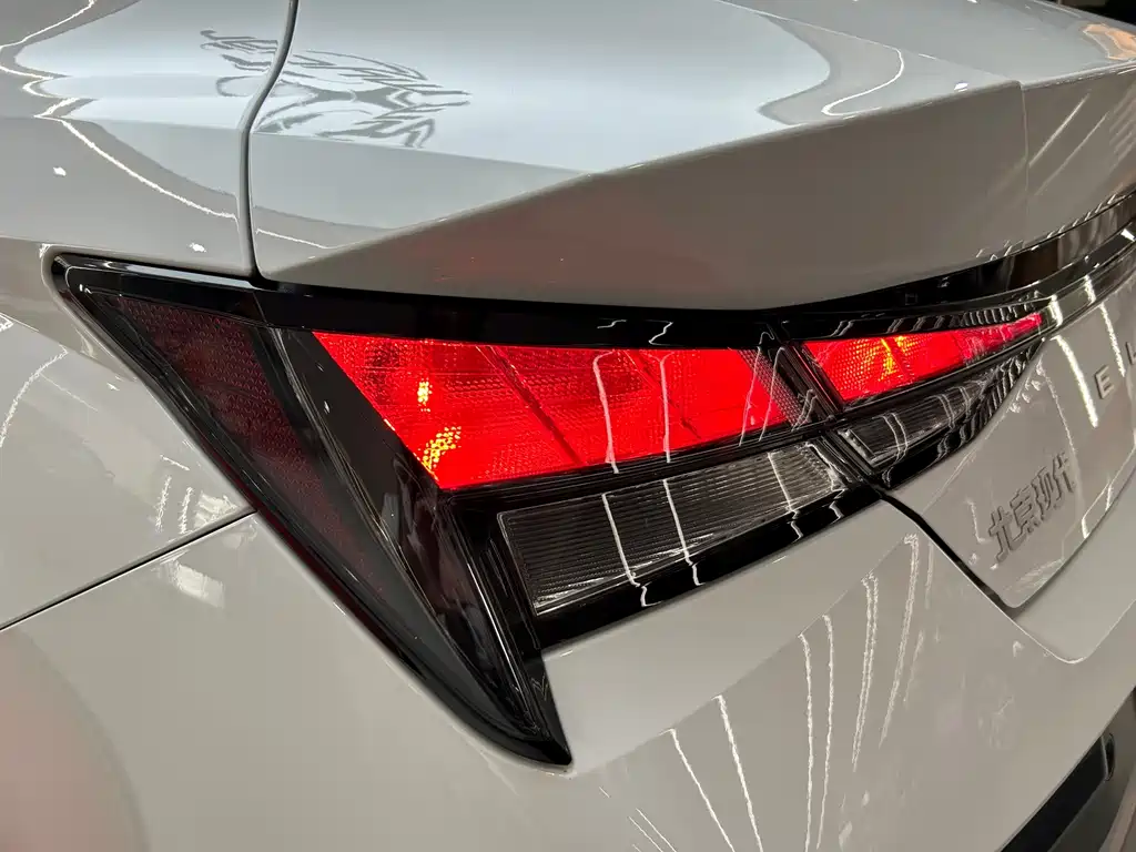 Hyundai Elantra — миниатюра 36