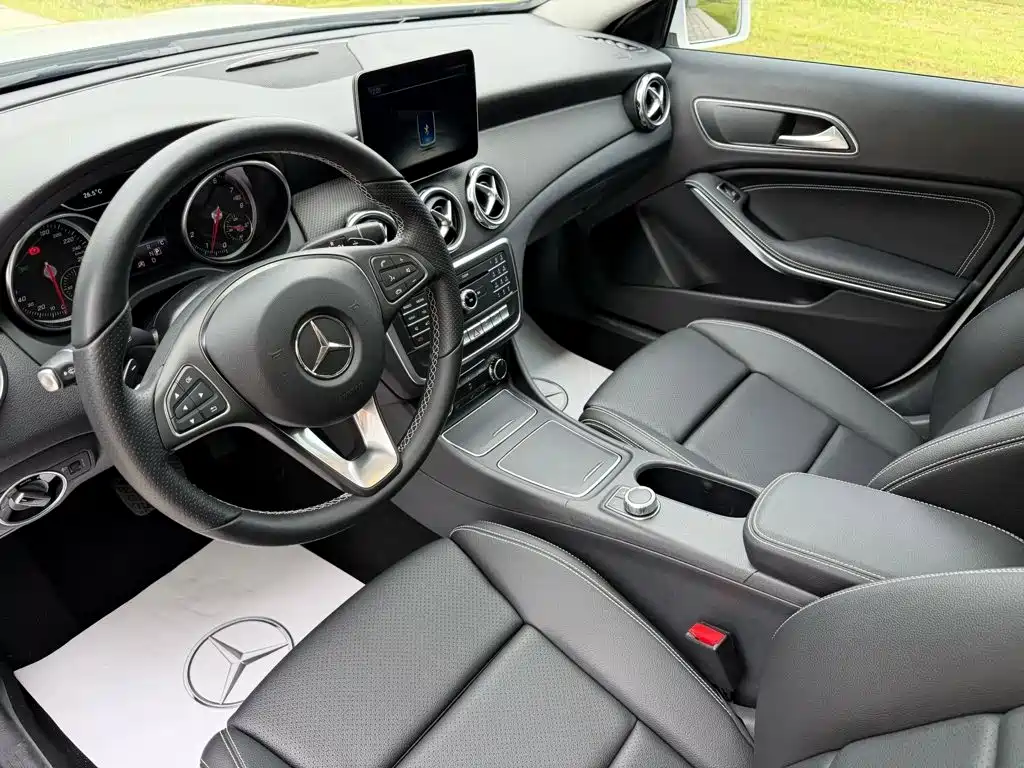 Mercedes-Benz GLA — миниатюра 10