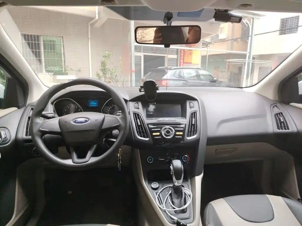Ford Focus — миниатюра 14