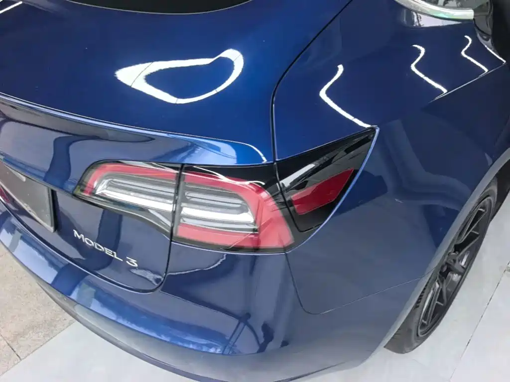 Tesla Model 3 — миниатюра 8
