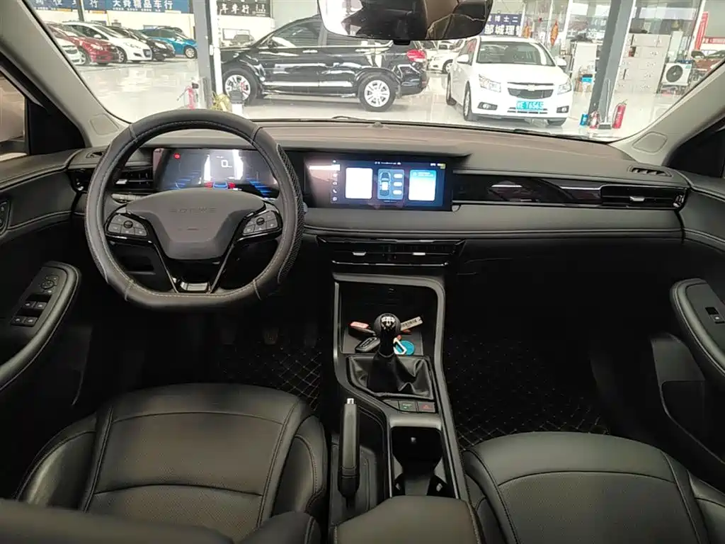 Roewe i5 2023 1.5L MT
