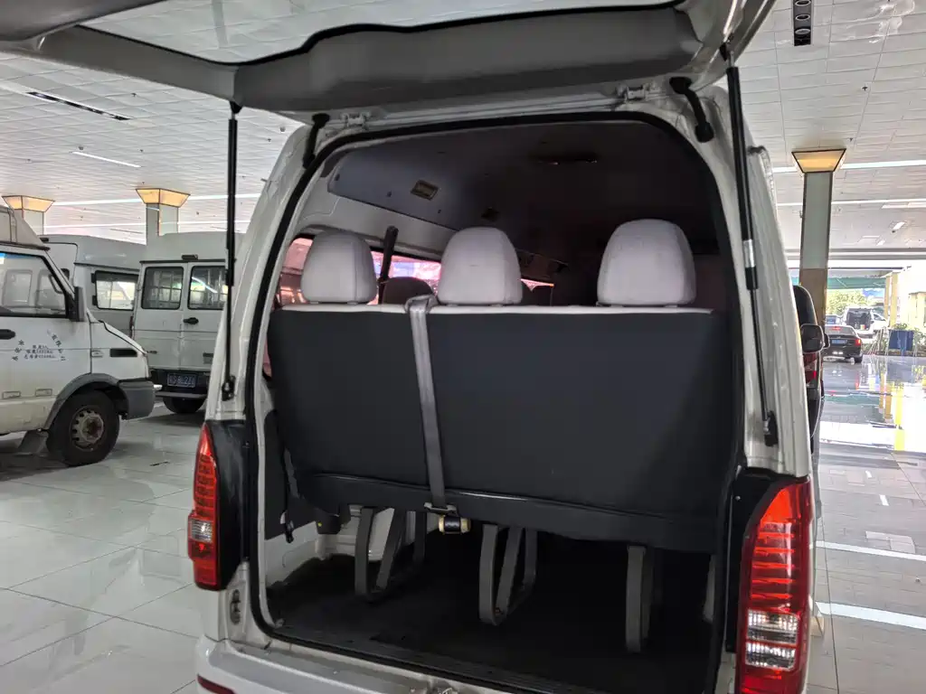 GOLDEN DRAGON SEA LION