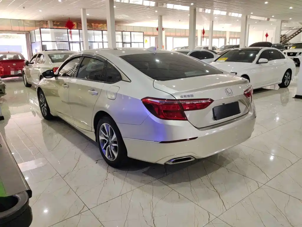 Honda Inspire — миниатюра 8