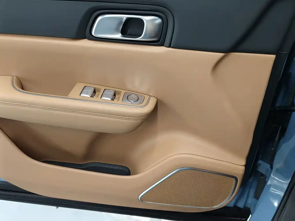Li Auto Li ONE — миниатюра 11