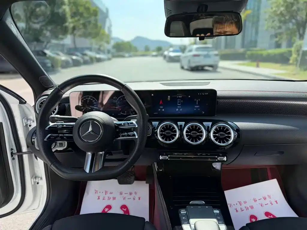 Mercedes-Benz A-Class — миниатюра 9