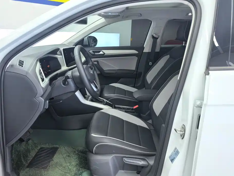 Volkswagen T-Roc — миниатюра 9