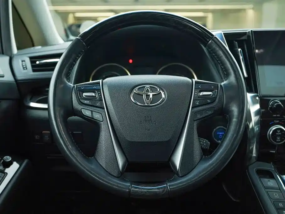 Toyota Vellfire — миниатюра 17