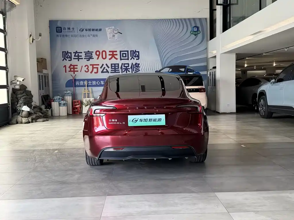 Tesla Model 3 — миниатюра 8