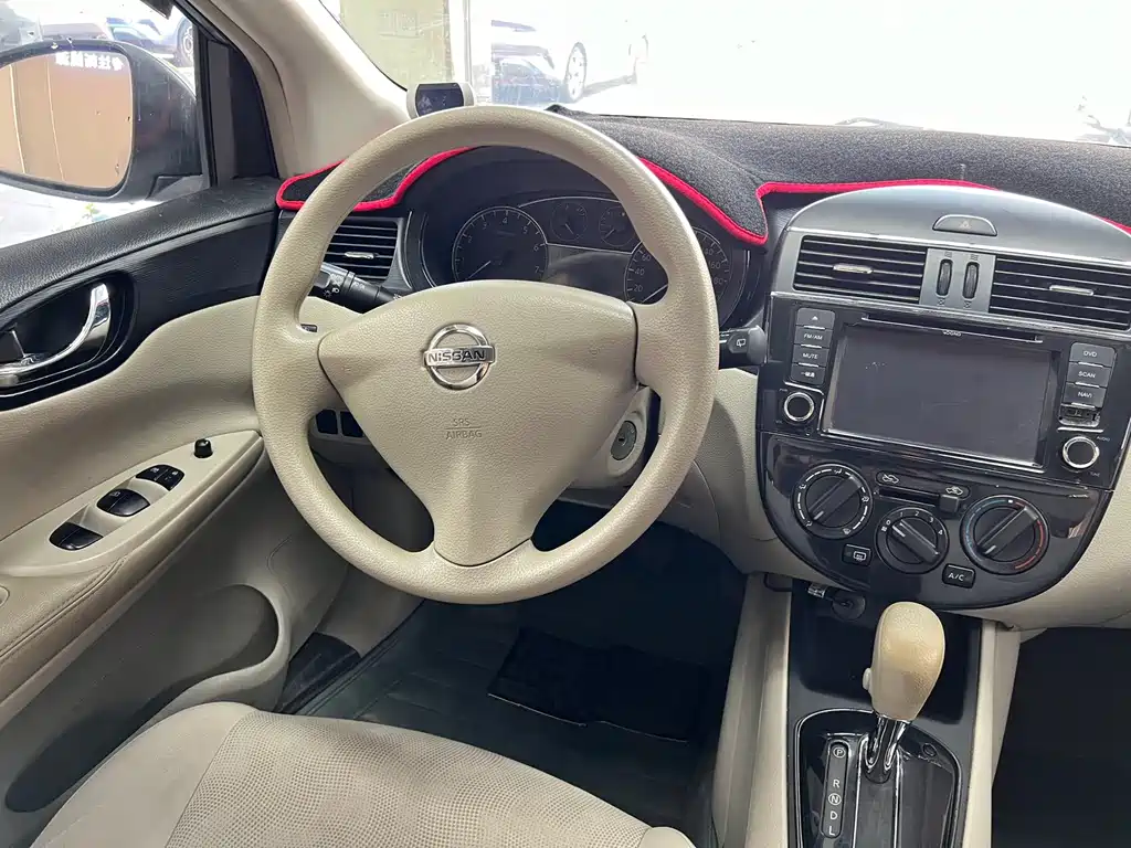 Nissan Tiida — миниатюра 13