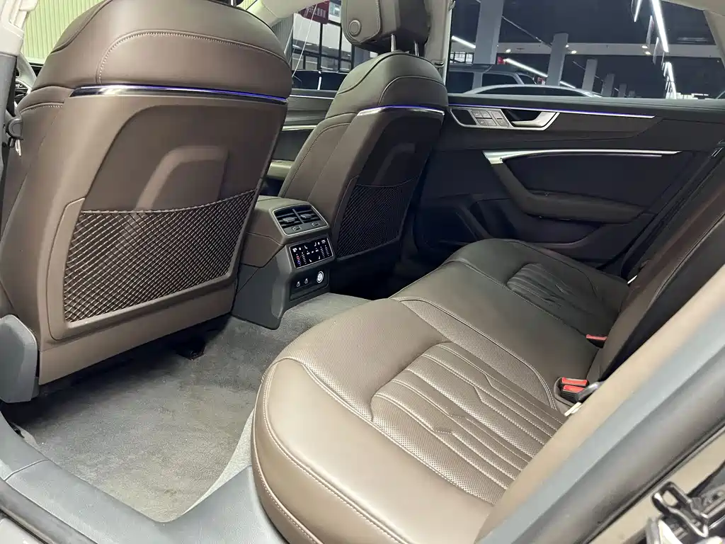 Audi A7L — миниатюра 19