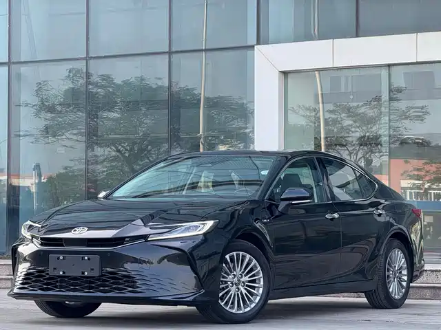 TOYOTA CAMRY 2025