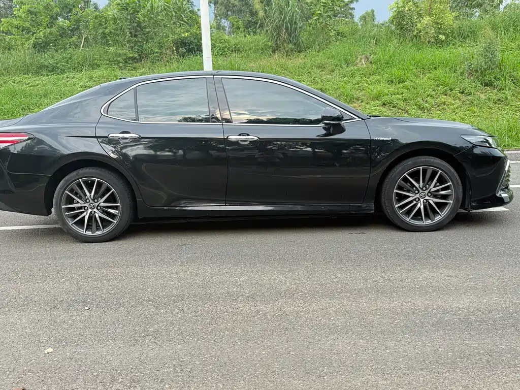 Toyota Camry — миниатюра 4