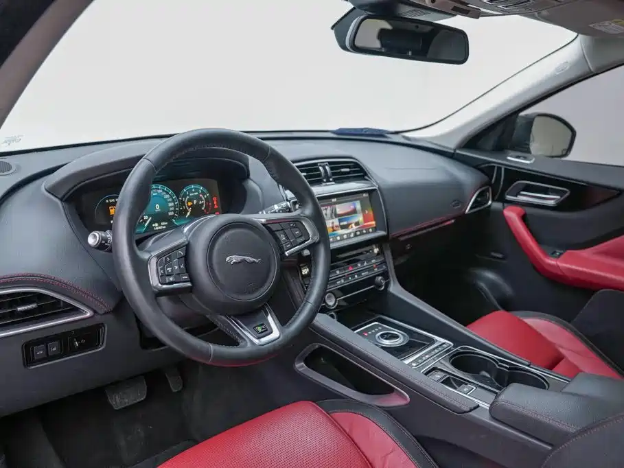Jaguar F-PACE — миниатюра 6