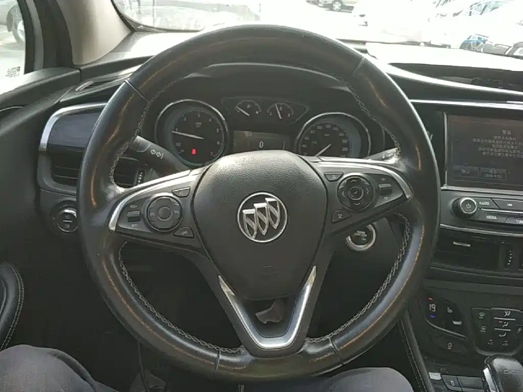 Buick Envision Plus — миниатюра 11