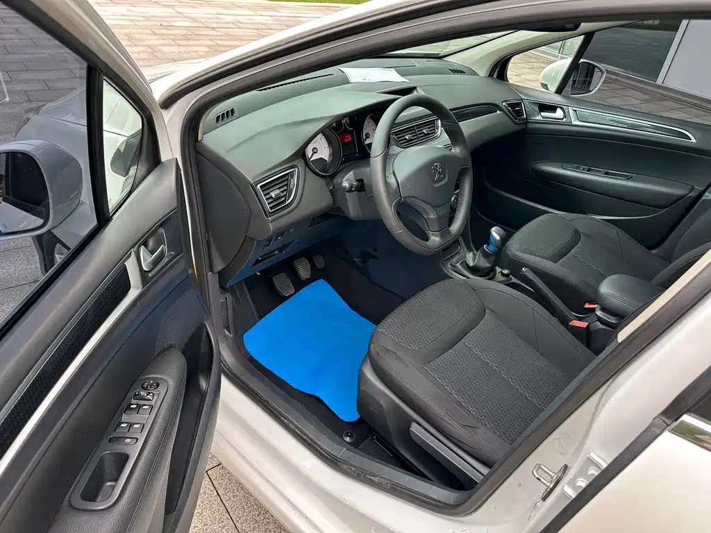 Peugeot 308 — миниатюра 8