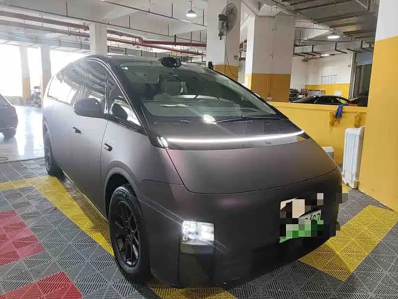 Li Auto Li MEGA — миниатюра 2