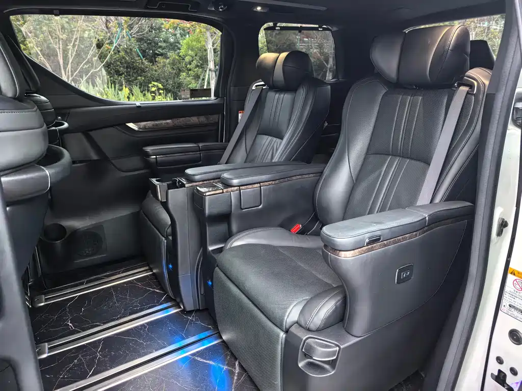 Toyota Alphard 2021 2.5L Premium