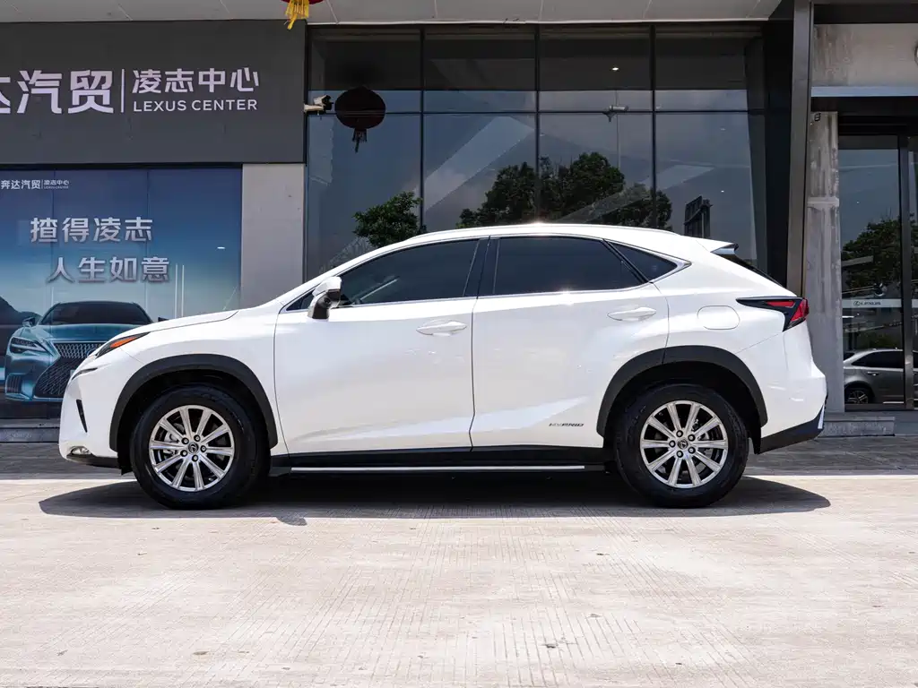 Lexus NX — миниатюра 4