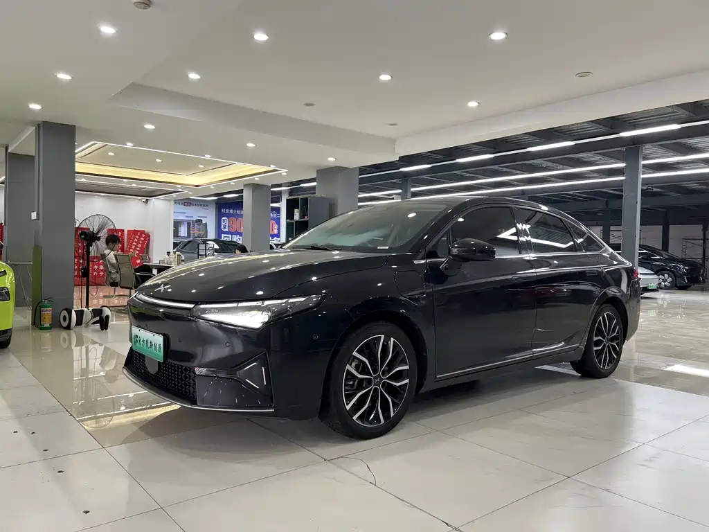 XPeng P5