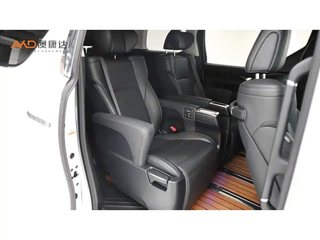 Toyota Vellfire — миниатюра 8