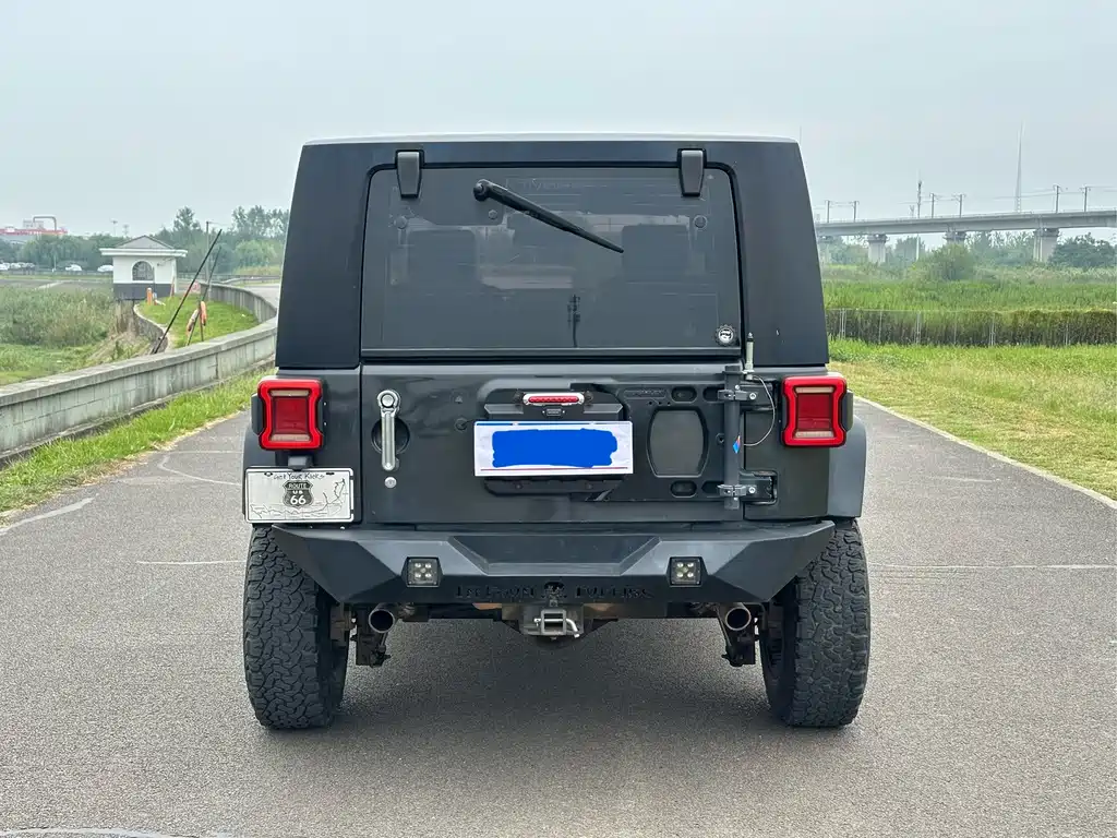 Jeep Wrangler — миниатюра 7