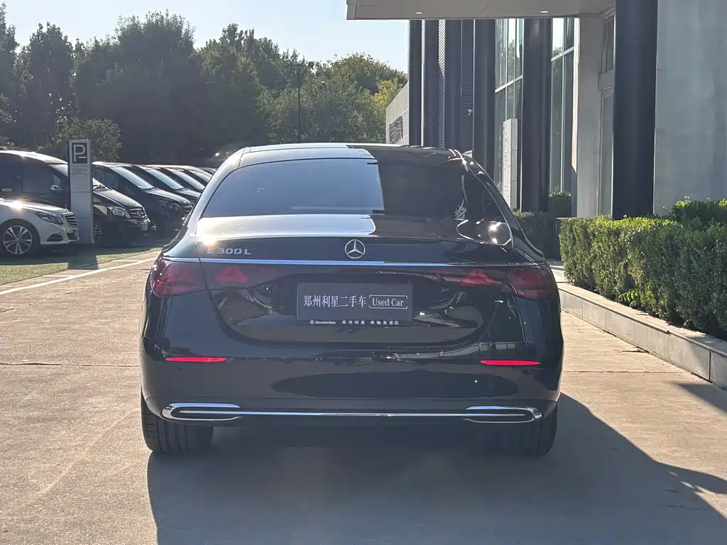 Mercedes-Benz E-Class — миниатюра 4