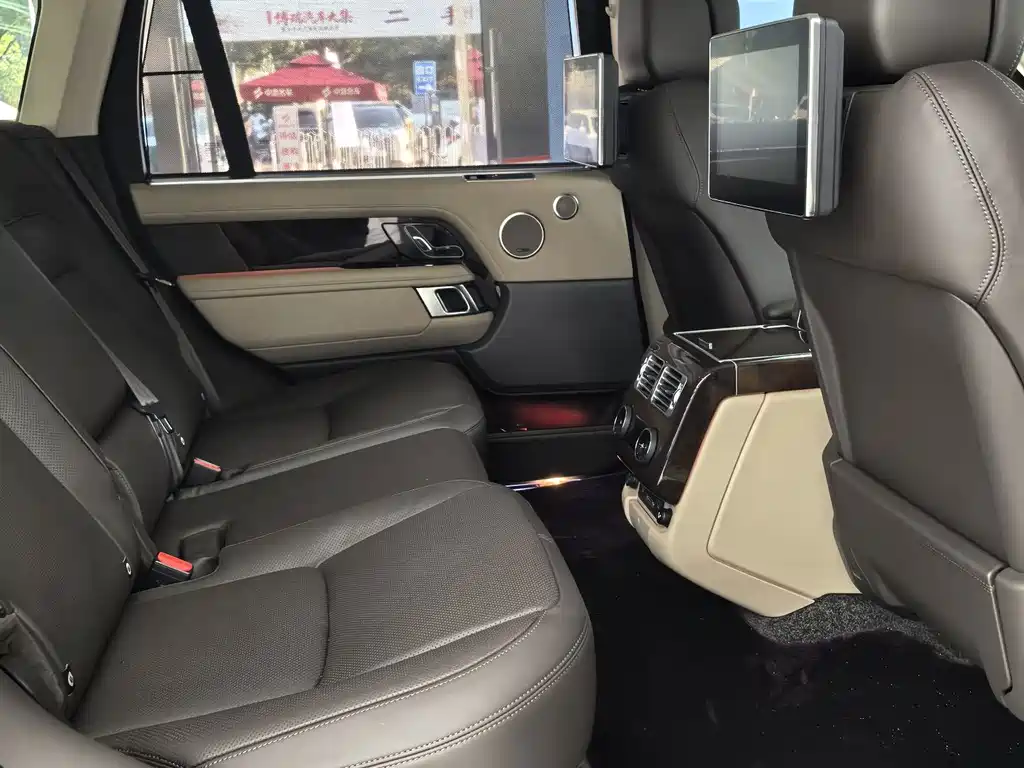 Land Rover Range Rover — миниатюра 8