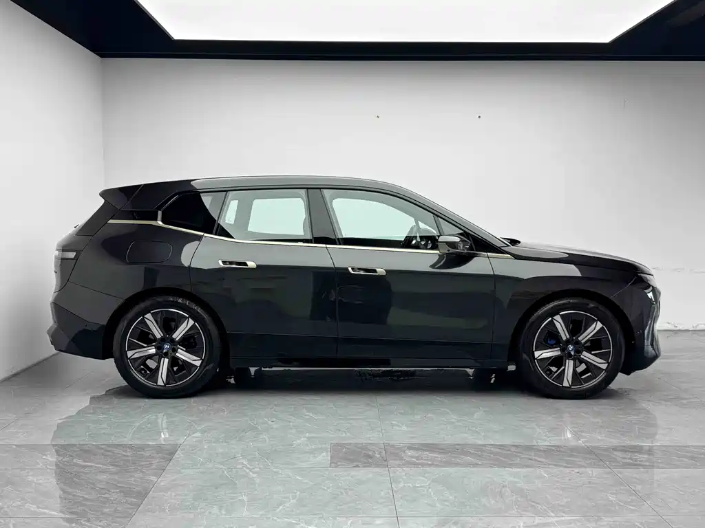 BMW iX — миниатюра 18