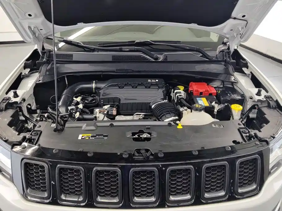 Jeep Compass — миниатюра 10