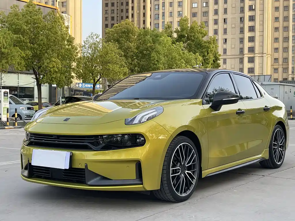 Lynk & Co 03