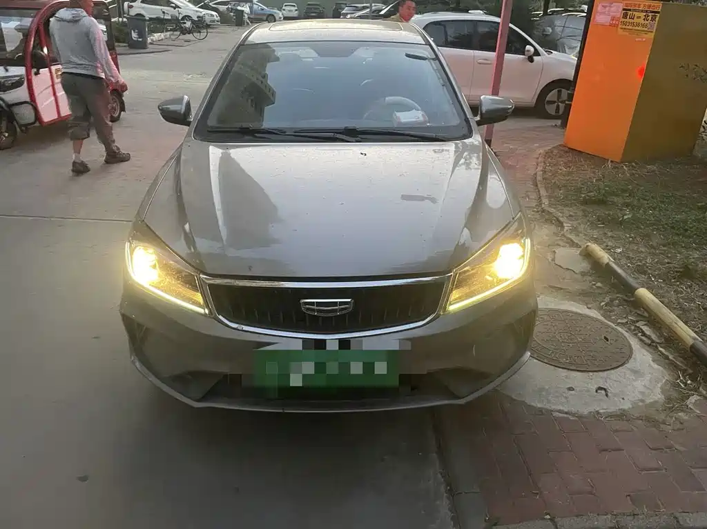 Geely Emgrand — миниатюра 2