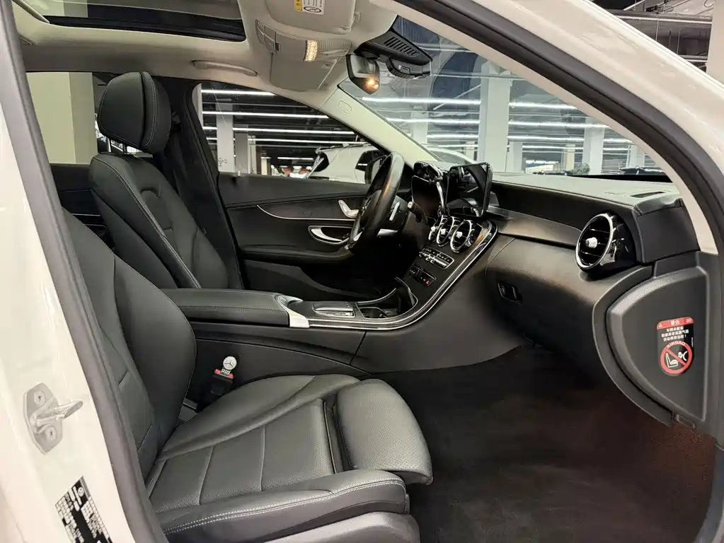 Mercedes-Benz C-Class — миниатюра 12