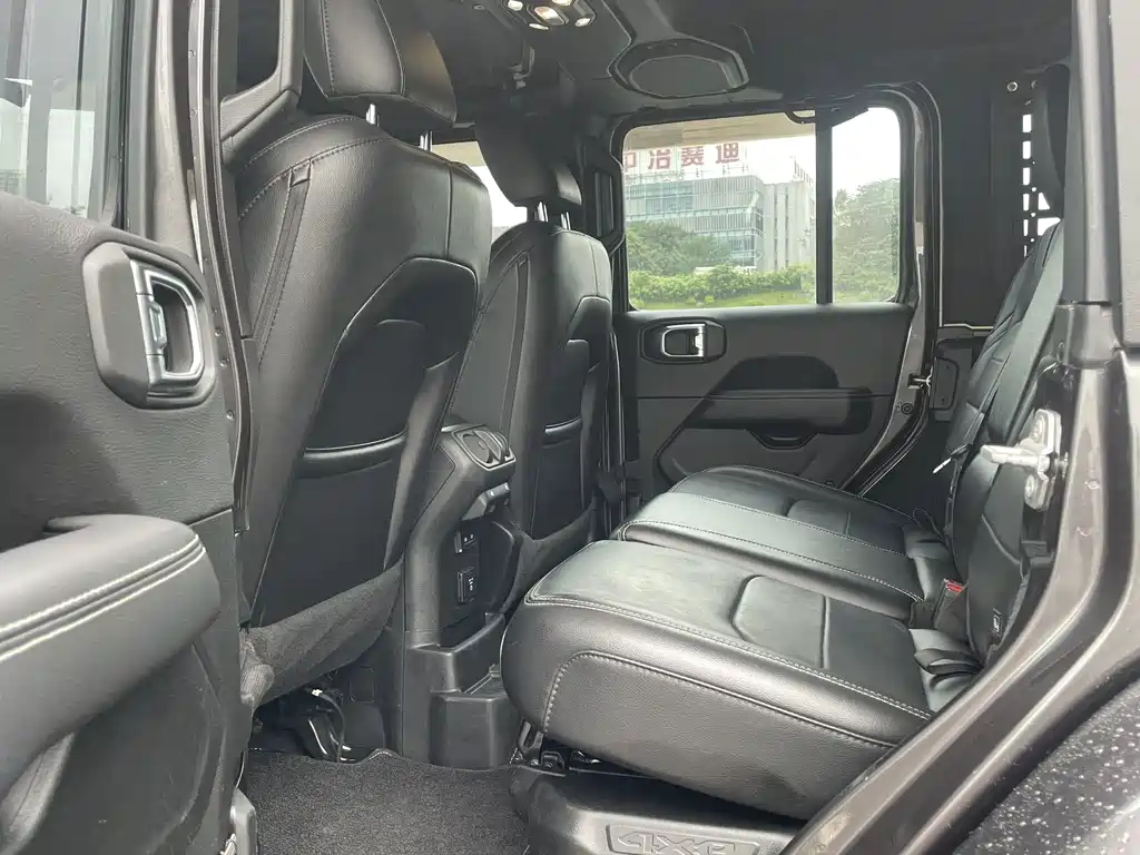 Jeep Wrangler PHEV — миниатюра 7
