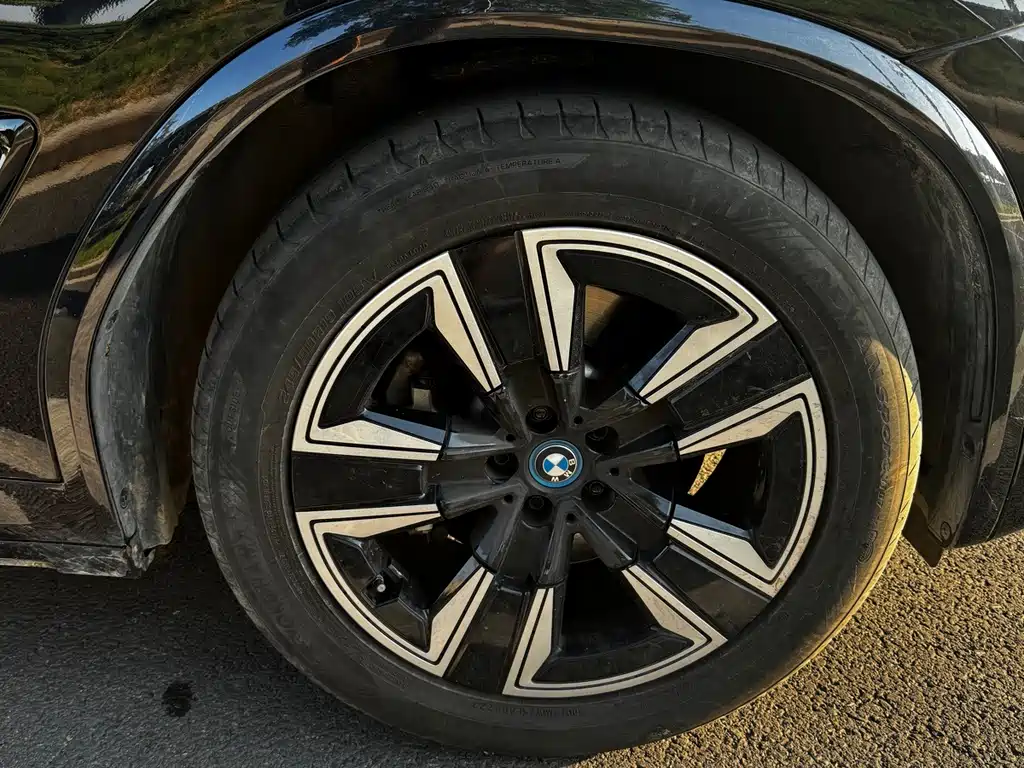 BMW iX3 — миниатюра 12