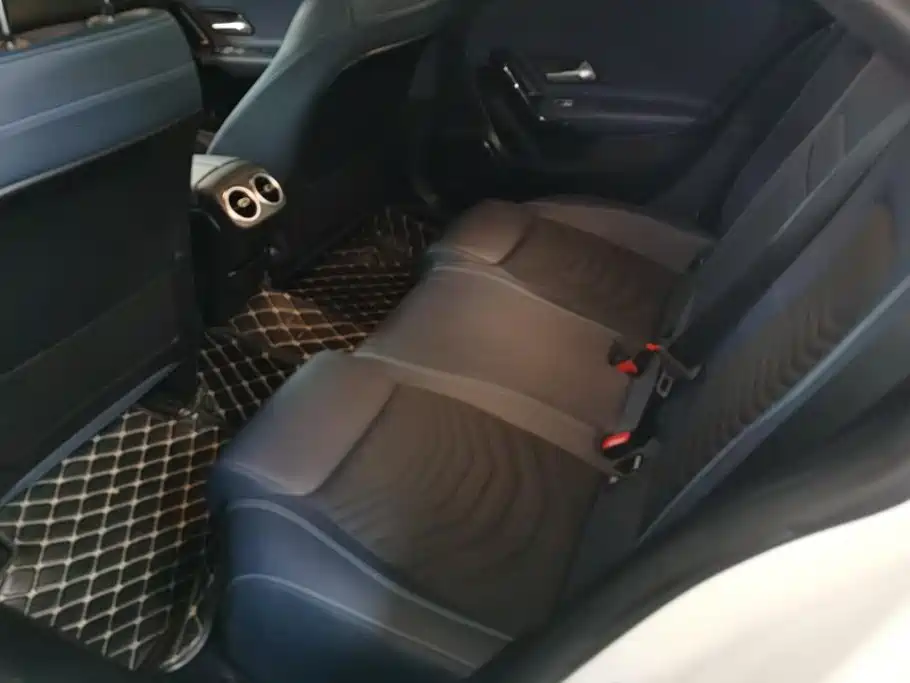 Mercedes-Benz A-Class — миниатюра 11