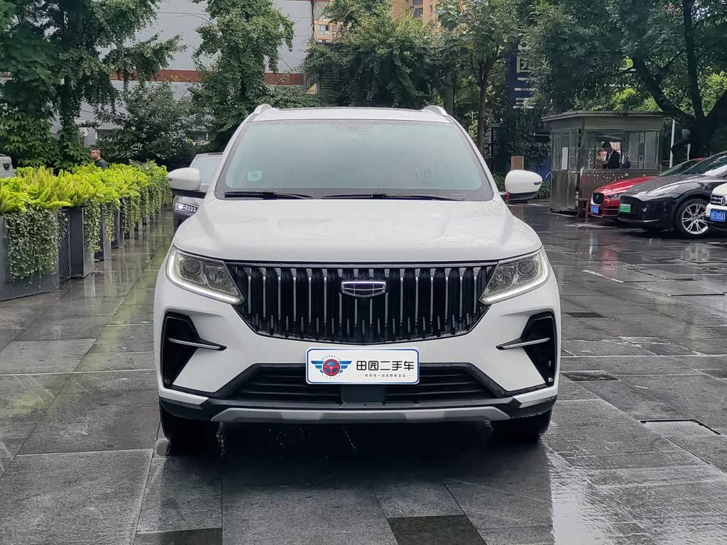 Geely Emgrand X6 1.4 л 2022 г. Белый, пробег 38000 км