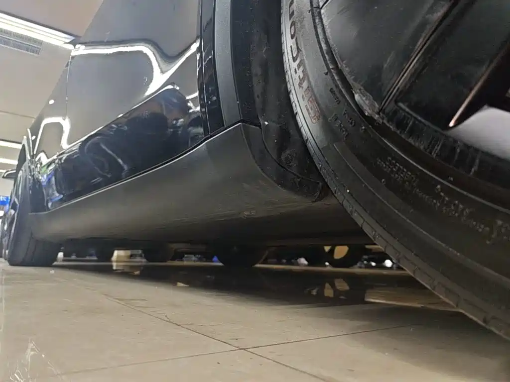 Tesla Model Y — миниатюра 21