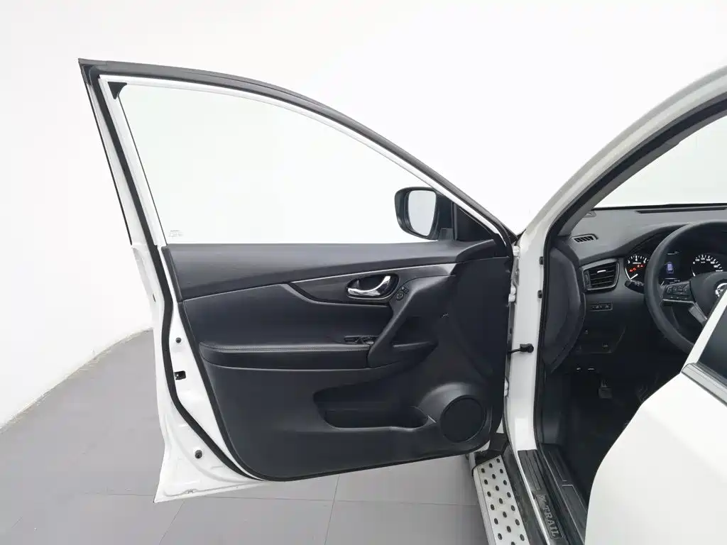 Nissan X-Trail — миниатюра 8