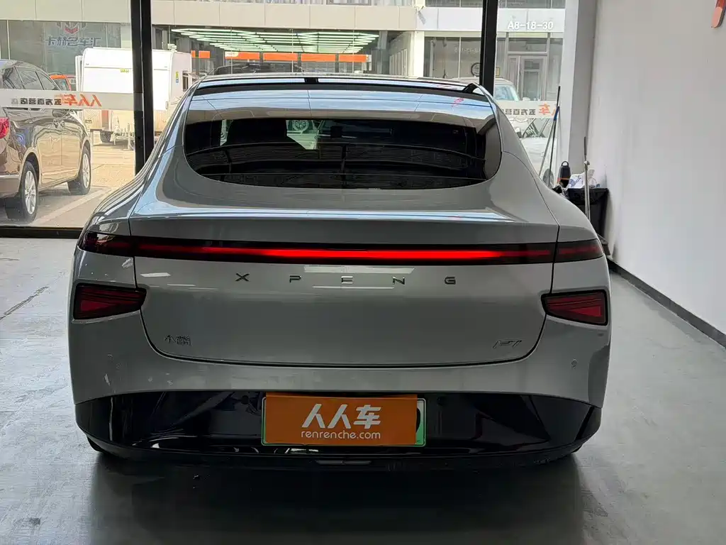 XPeng P7 — миниатюра 17