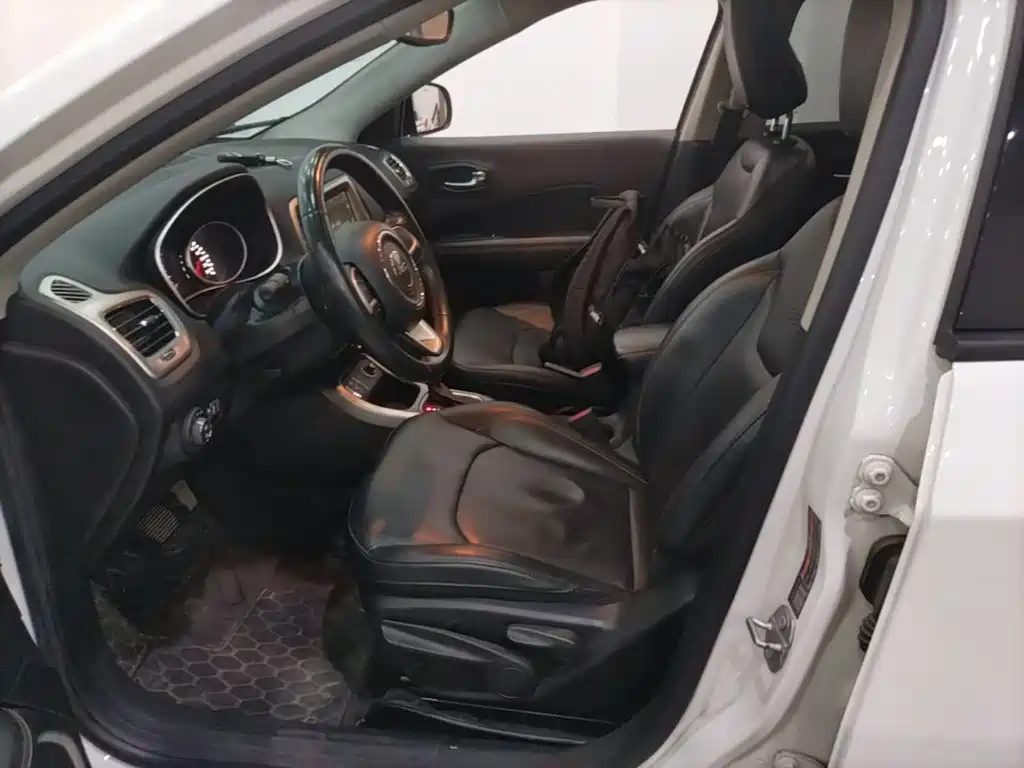 Jeep Compass — миниатюра 15