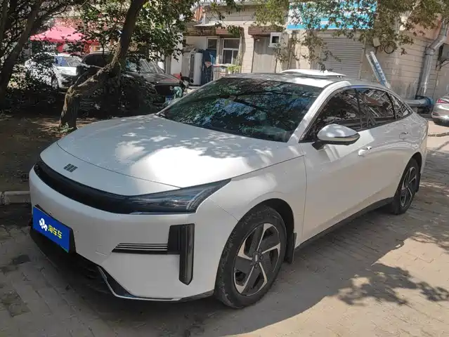 2025 Geely Galaxy L6