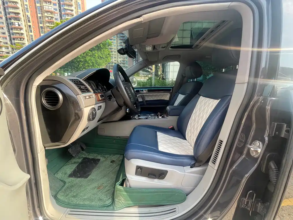 Volkswagen Touareg — миниатюра 12
