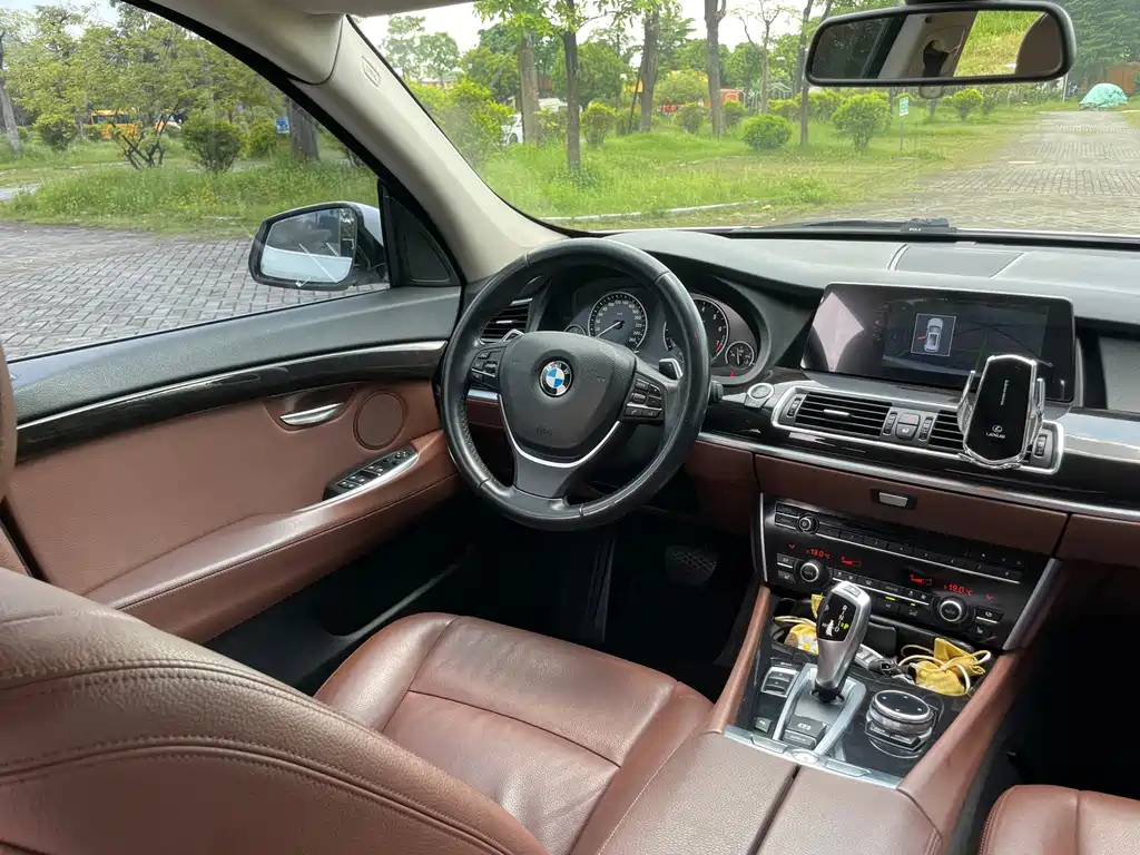 BMW 5 Series GT — миниатюра 20